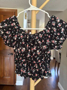 Art Class Black Floral Off Shoulder Smocked Crop Top Puff Sleeve Size M 8